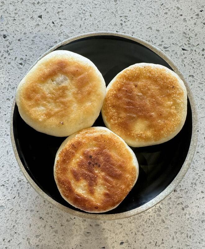 D7. Pan Fried Pork Buns