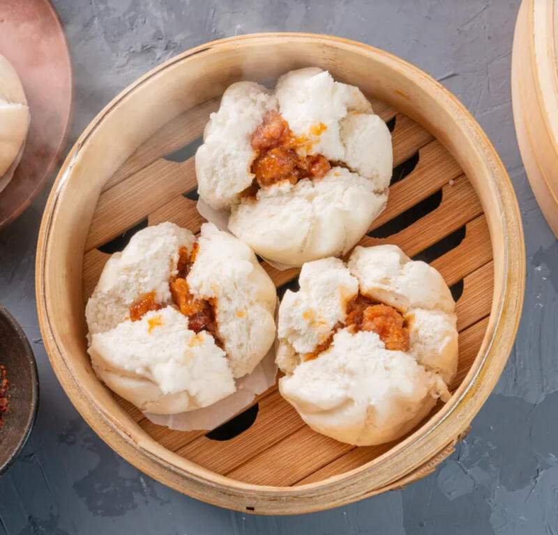 D6. Steam BBQ Pork Buns(3)
