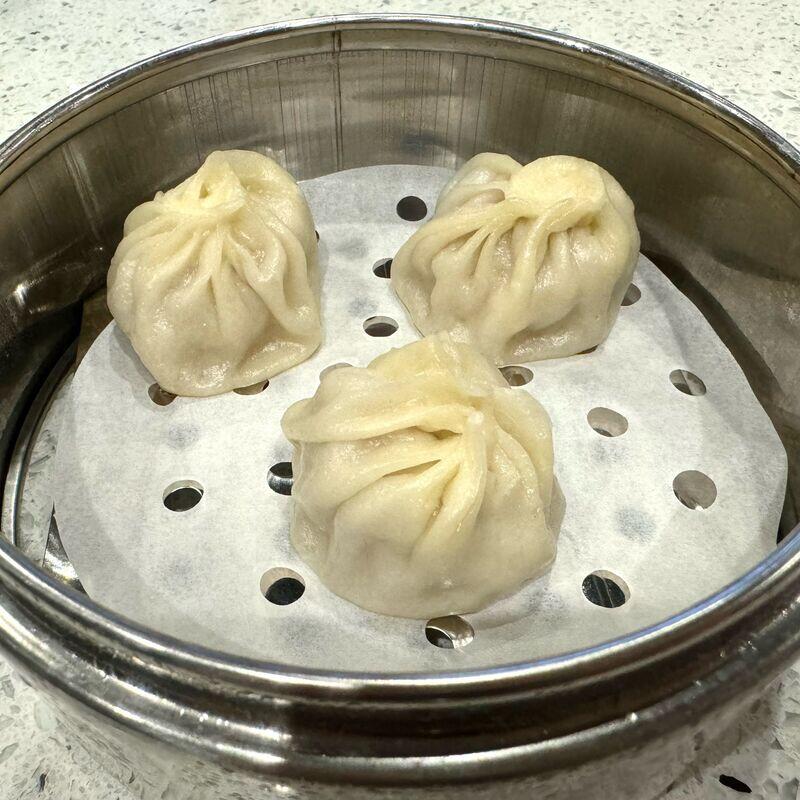 D19. Mini Soup Dumplings (4)